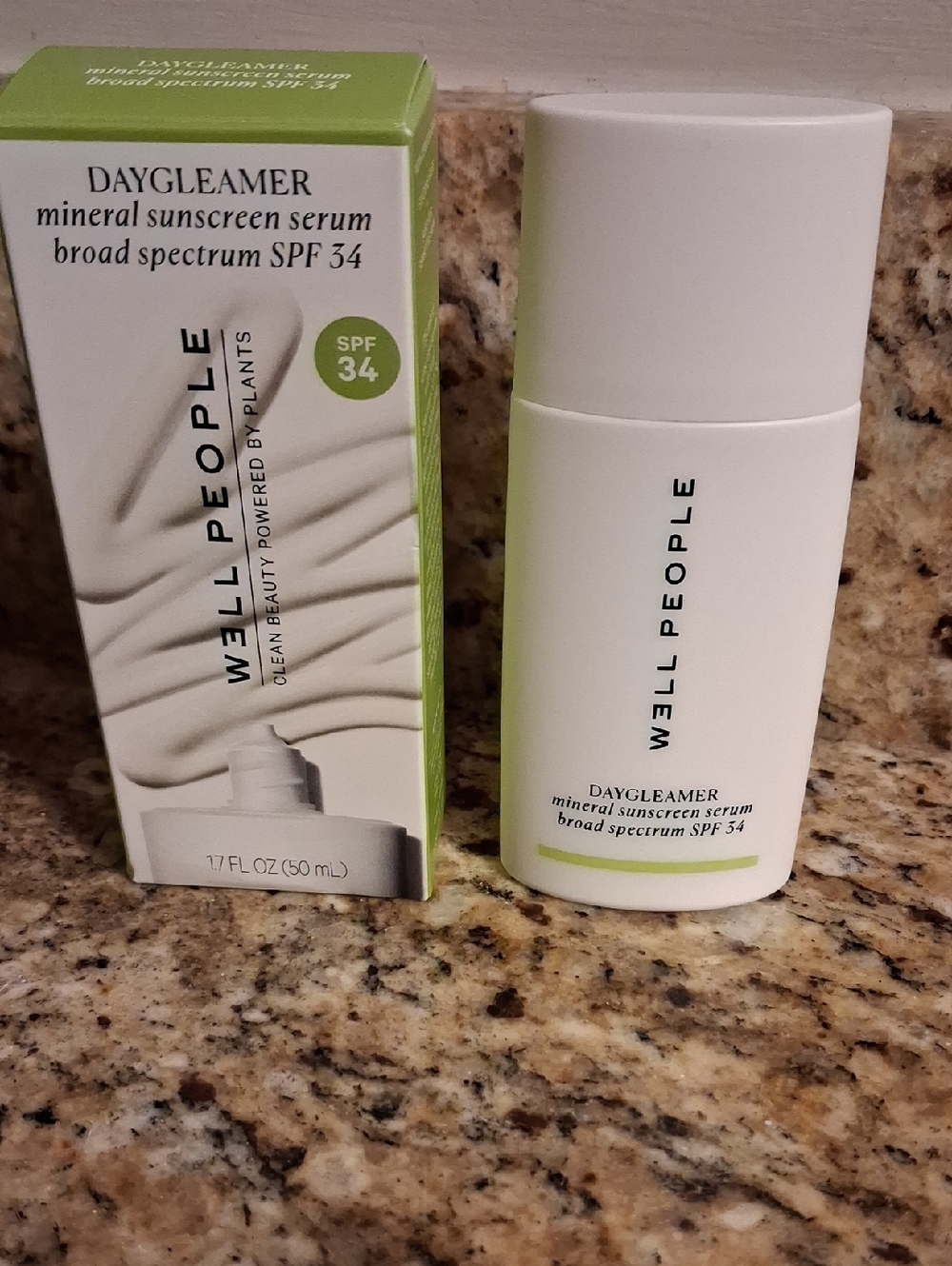 Well People Daygleamer Mineral Sunscreen Serum SPF 34
